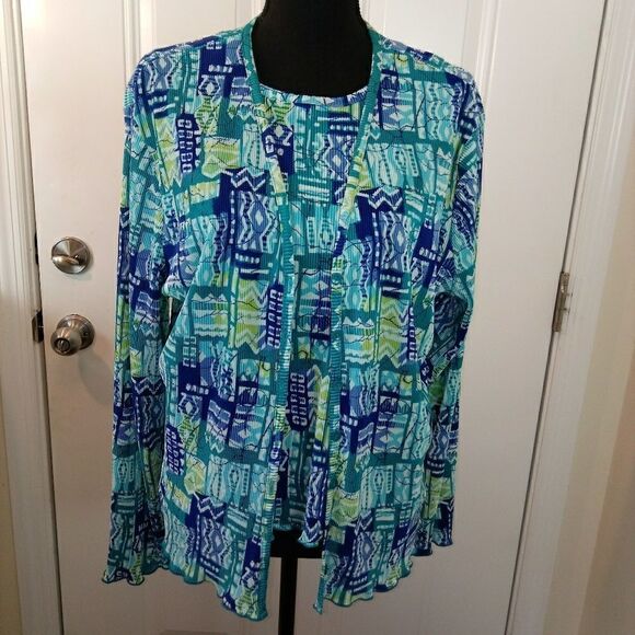 Choices two piece long sleeve shirt and tank - Picture 1 of 8